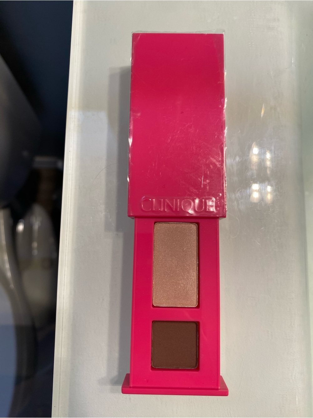Clinique Eyeshadow Duo — #16 Day Into Date - Neutral Brown & Shimmer Taupe New